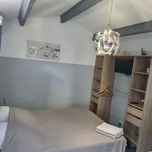 Chambre Cosy Avec Terrasse Appartamento Arles