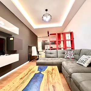 Downtown Grand Comfort Appartamento Tirana